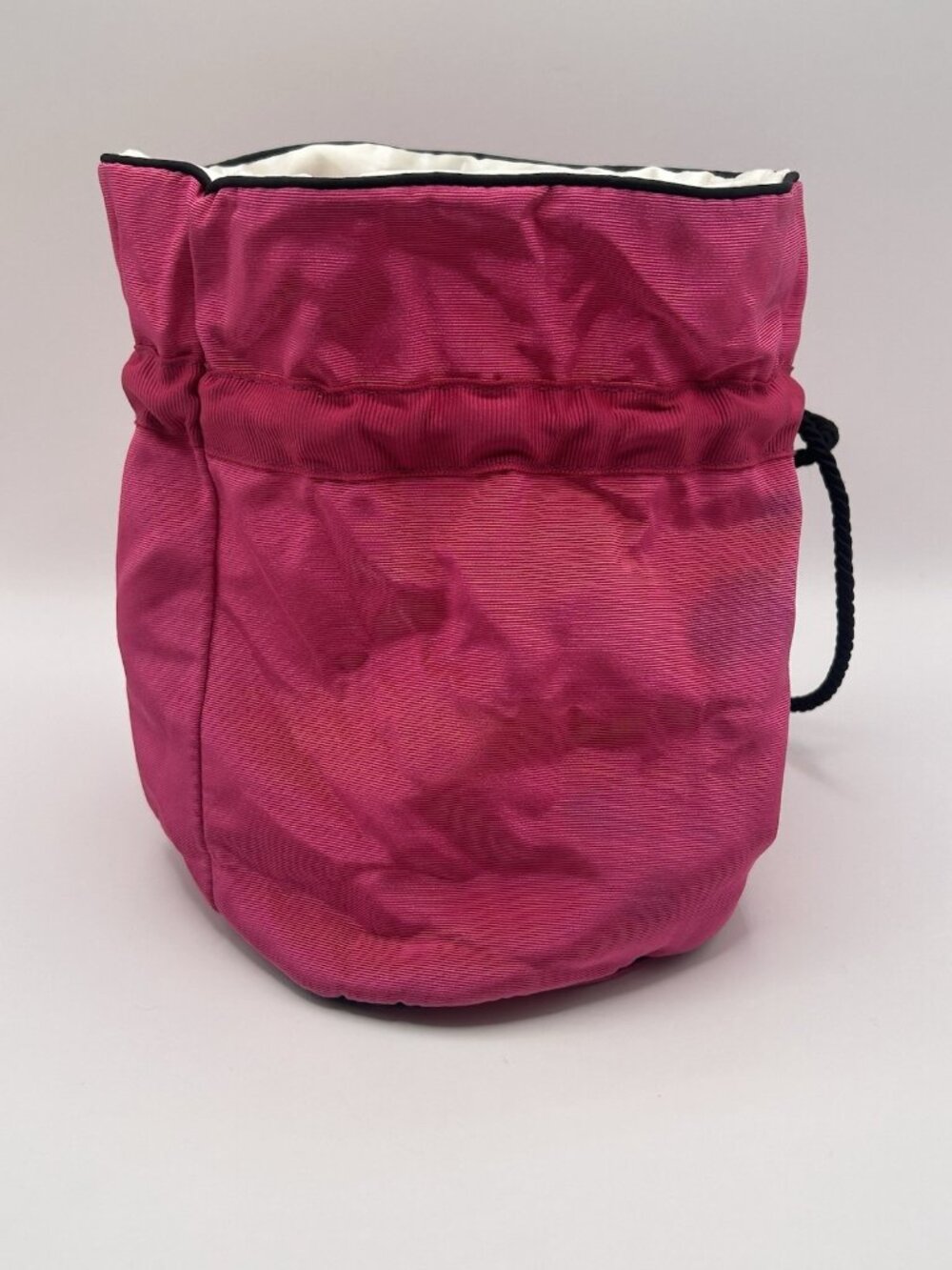 Christian Dior Pink Drawstring Makeup Bag Satin CD Logo Cosmetic Pouch Vintage - Picture 11 of 16